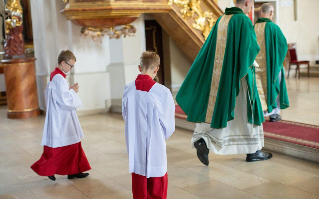 Liczniej przy ołtarzu w bolesławieckiej Bazylice